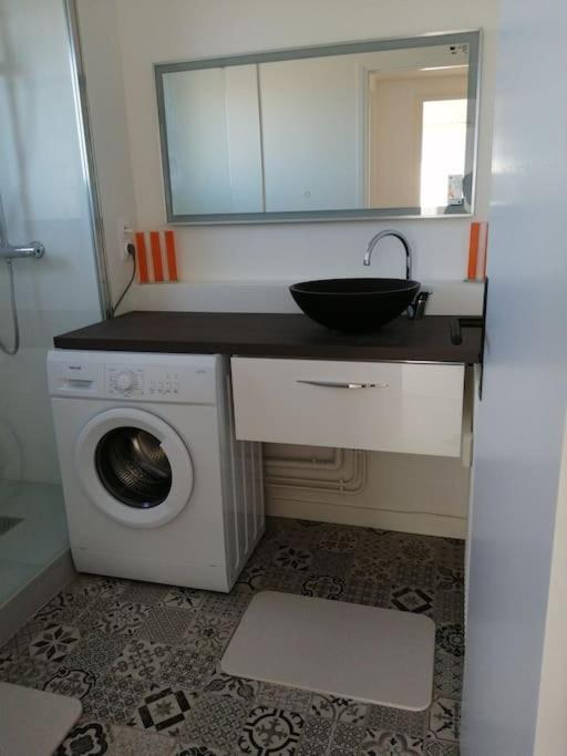 Bel Appartement Au Bord De L'Allier Classe 4* Vichy Exterior photo